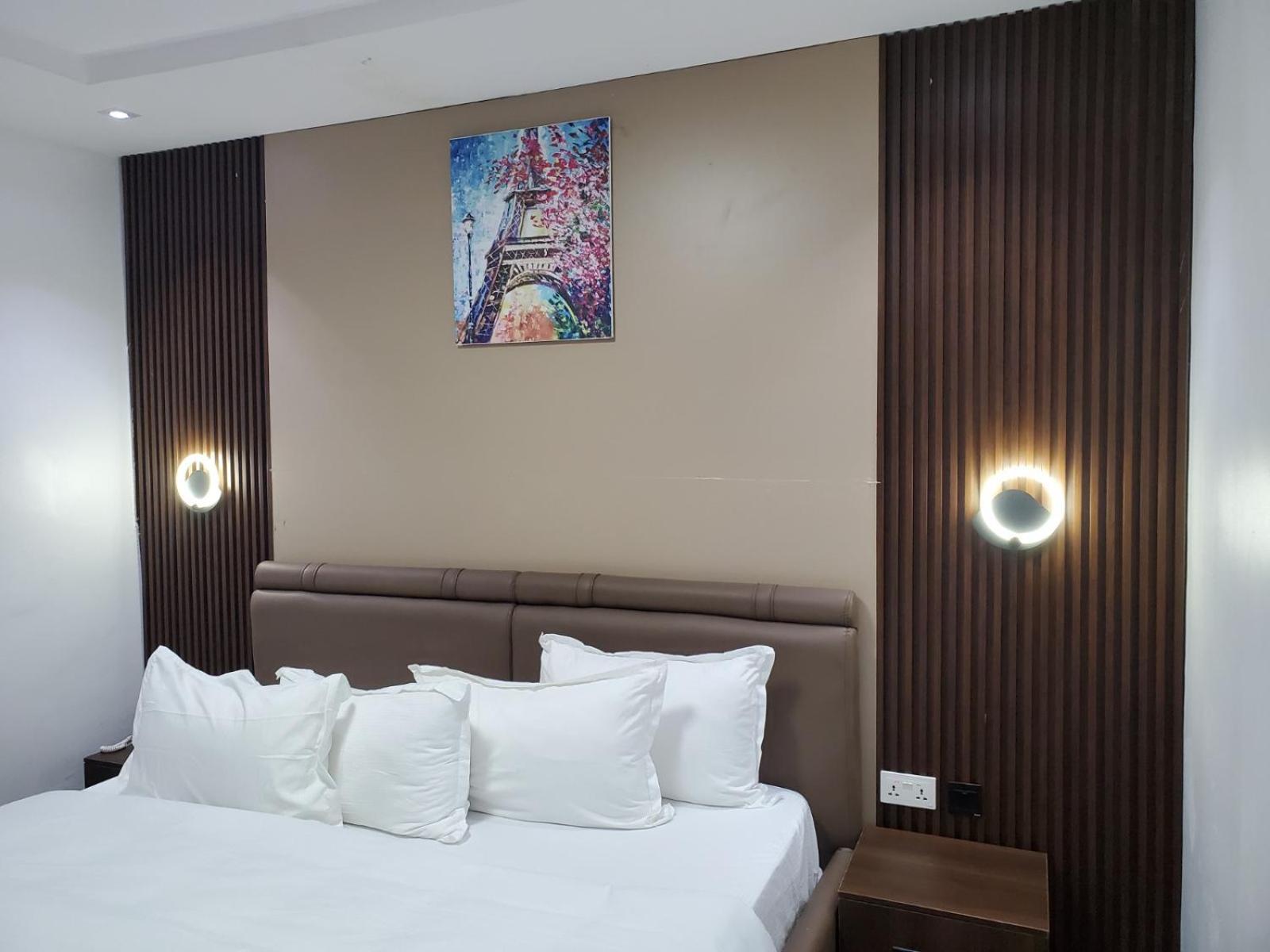 Hotel 35 Embassy Лагос Экстерьер фото