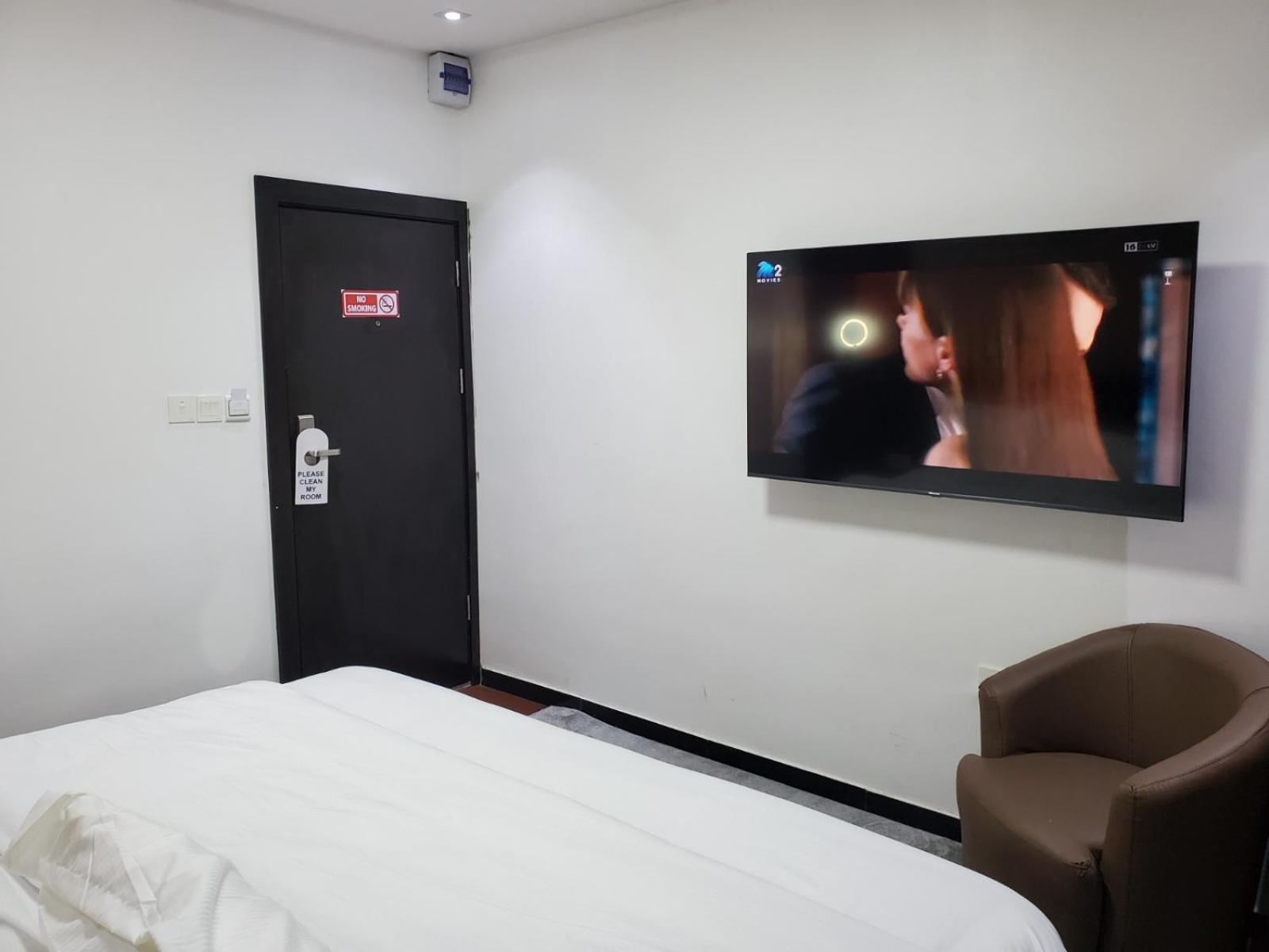 Hotel 35 Embassy Лагос Экстерьер фото